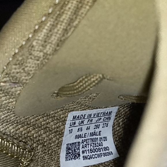 Yeezy boosts v2 - Picture 10 of 10